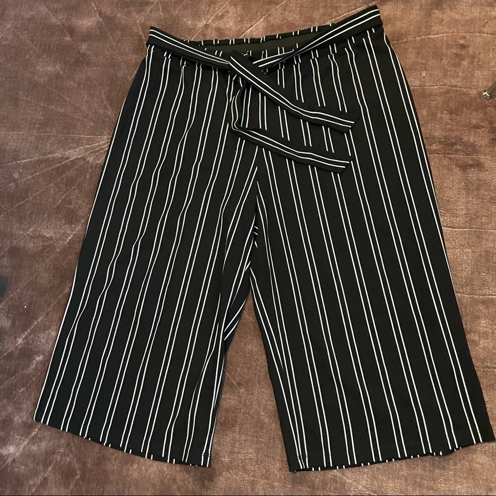 Striped capris with tie!